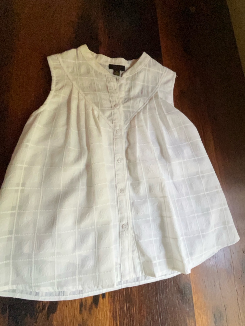 XS Exceptionally Made-Lined off White Sleeveless Button-Front Blouse